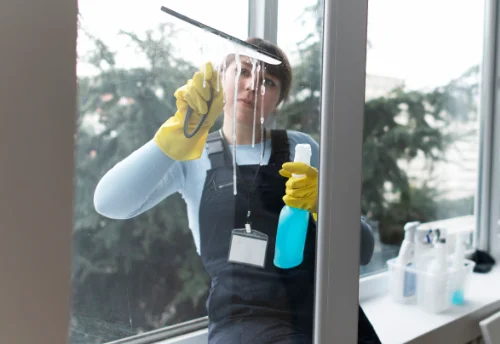 Nettoyage de vitres intérieures et extérieures à Yèbles